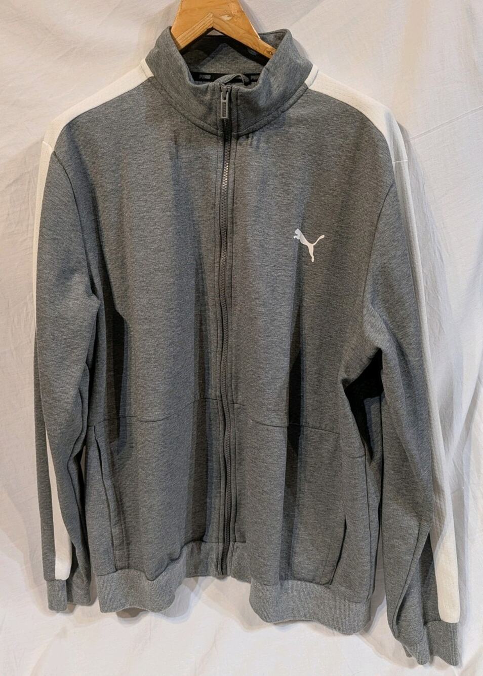 Mens PUMA Jacket Size XXL Full Zip Gray With White Arm Stripes